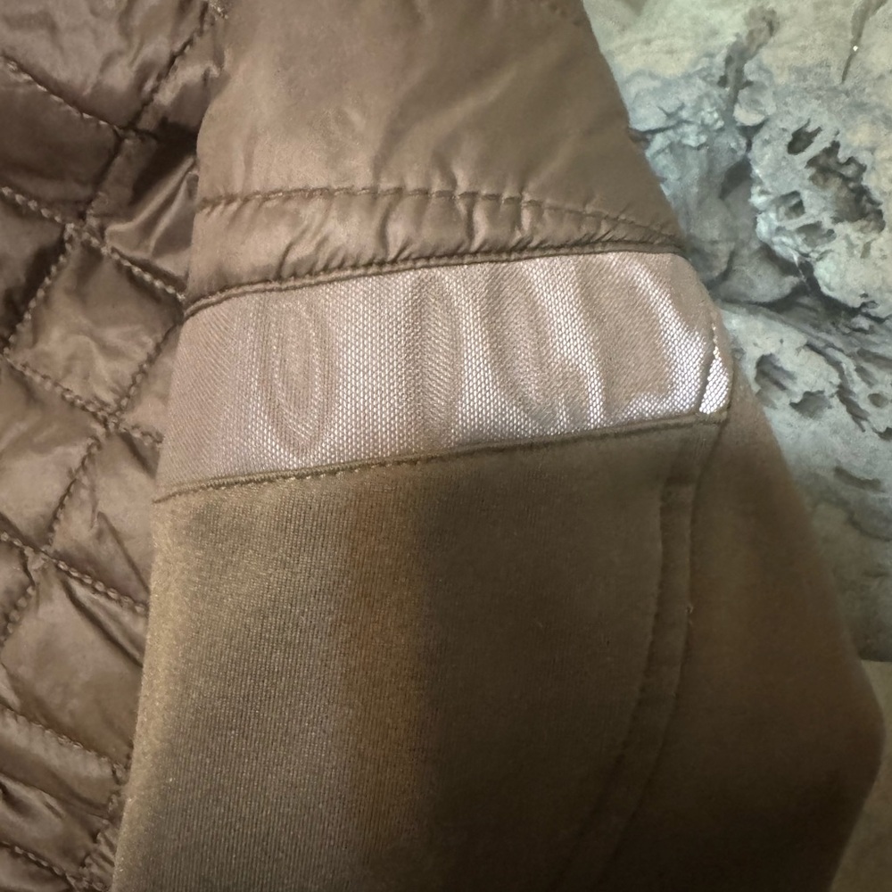 Athleta Quilted Green seaweed Hooded Rock Springs CYA Jacket - Picture 7 of 8